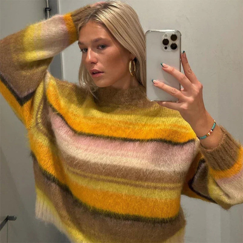 Sweter w paski - wygoda i styl bez wysiłku