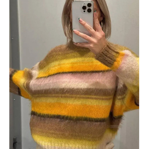 Sweter w paski - wygoda i styl bez wysiłku