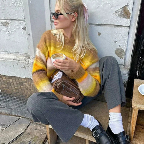 Sweter w paski - wygoda i styl bez wysiłku