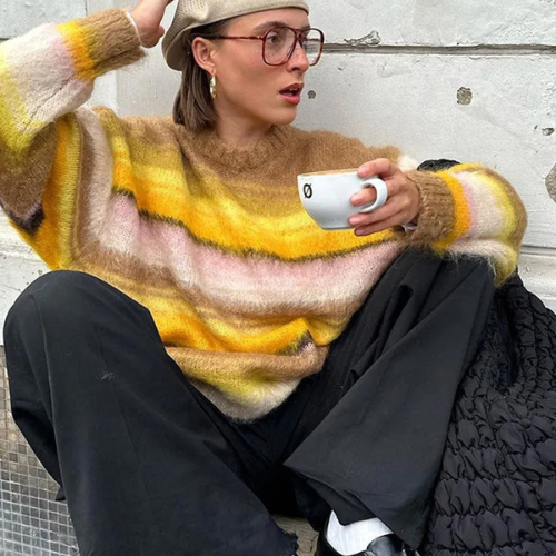 Sweter w paski - wygoda i styl bez wysiłku